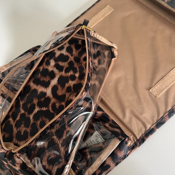 BETTER BEAUTY Women's Leopard Roll UpTravel Case NWOT - Picture 4 of 10